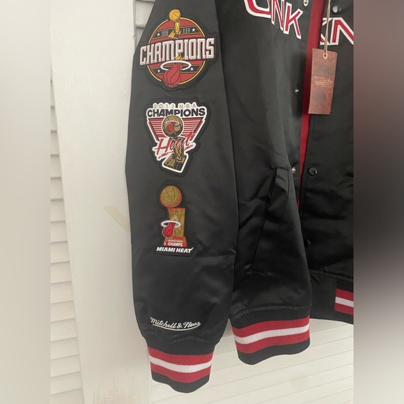 Miami Heat Unknwn bomber jacket - Picture 3 of 13